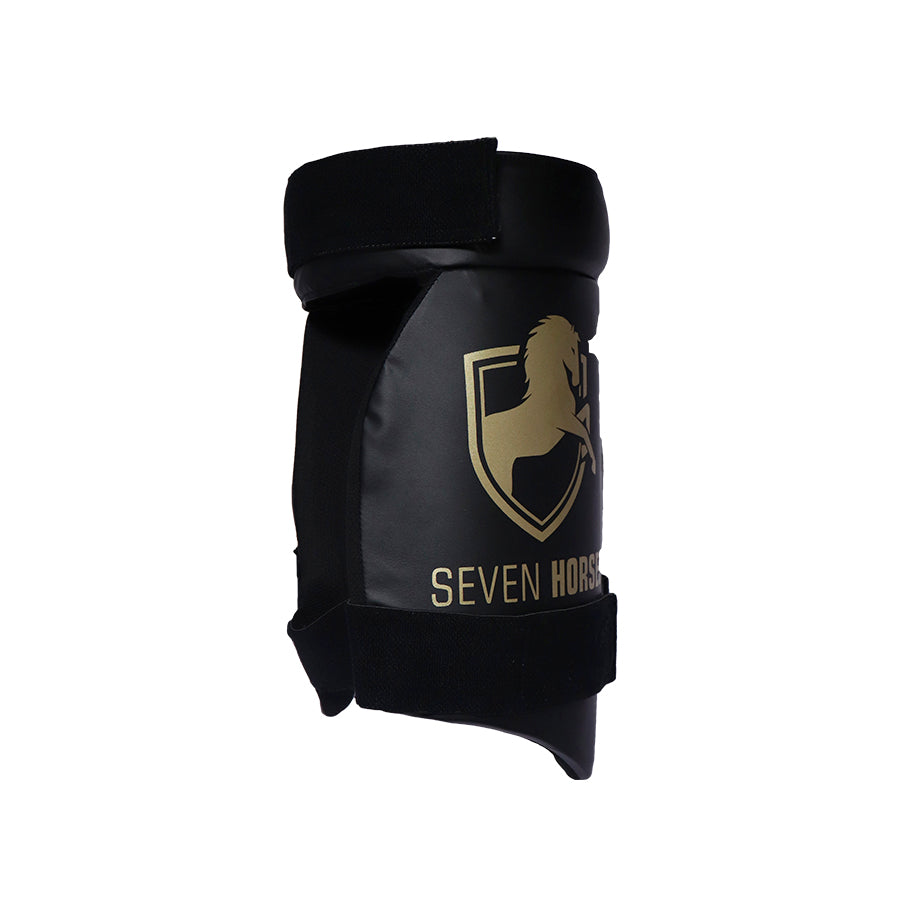 COUNTY THIGH GUARDS (BLACK)